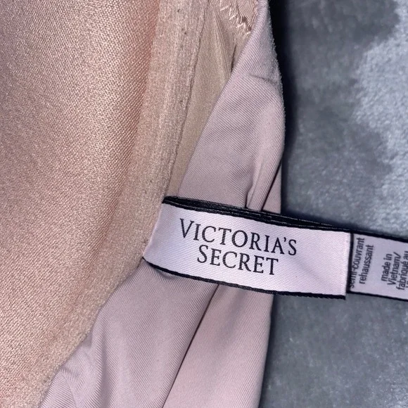 Victoria's Secret Uplift Demi Bra 36DDD Front Closure Logo Strap Nude Beige - Picture 3 of 10